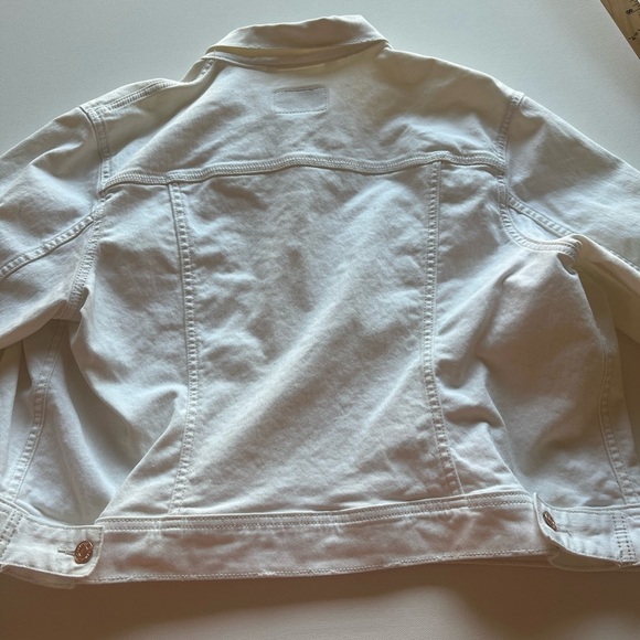 EUC White Original Levi Strauss Trucker Jacket with Copper Colored Buttons (C1) - Picture 6 of 6